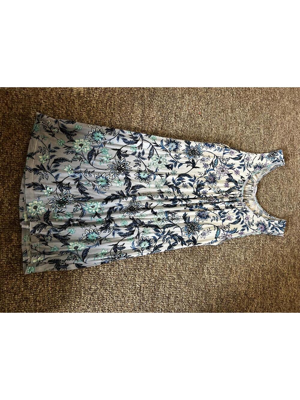 White Birch Medium Floral Sleeveless Dress